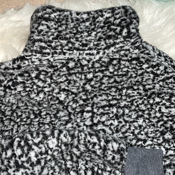 Express Fuzzy Sweater - Picture 4 of 5